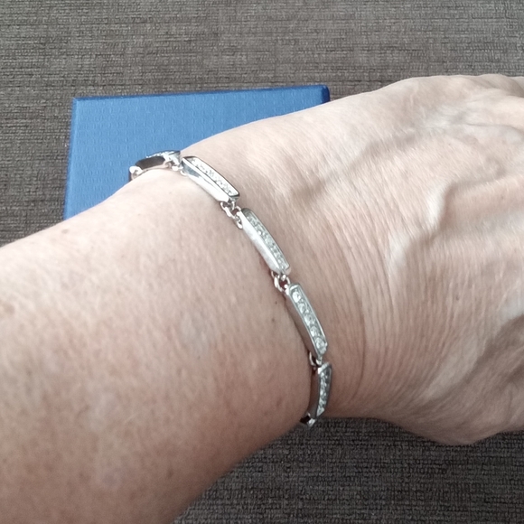 Swarovski Crystal Rhodium Bracelet S/M - Picture 5 of 7